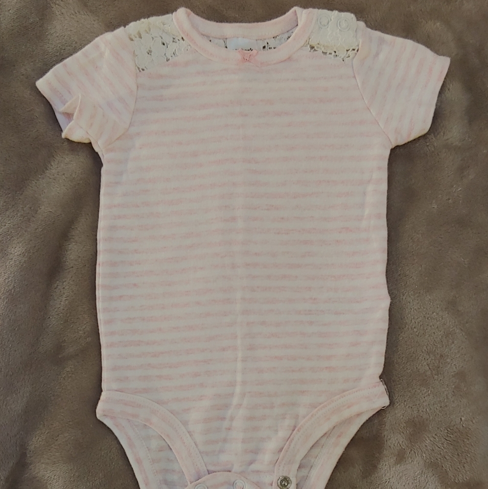 🎀 Carter's Bodysuit